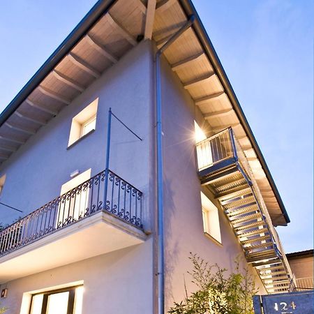 Manzoni 124 Bed&Relax Bed & Breakfast Esine Exterior foto